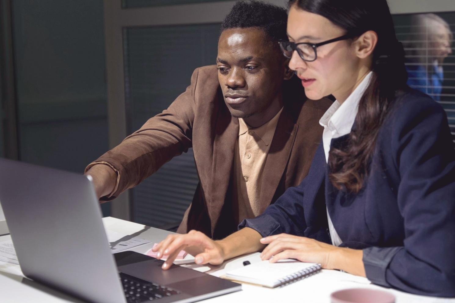 Risk assessment tools and volatility indicators for Canadian markets